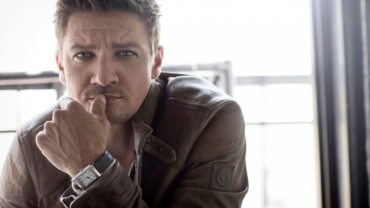 Stylish Photoshoot Images Of Jeremy Renner - 1080p Full HD Wallpaper