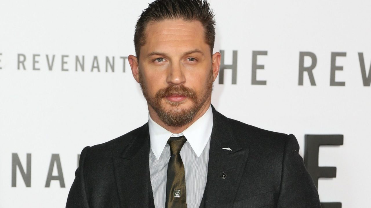 Tom Hardy Looks Handsome In Black Suit - 1080p Full HD Wallpaper