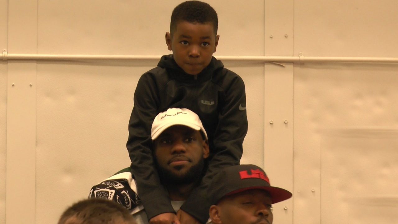 Lebron James With His Son Pics - 1080p Full HD Wallpaper