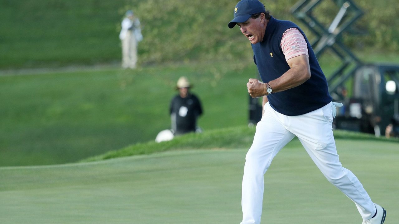 Phil Mickelson Celebrate Happy Moment - 1080p Full HD Wallpaper