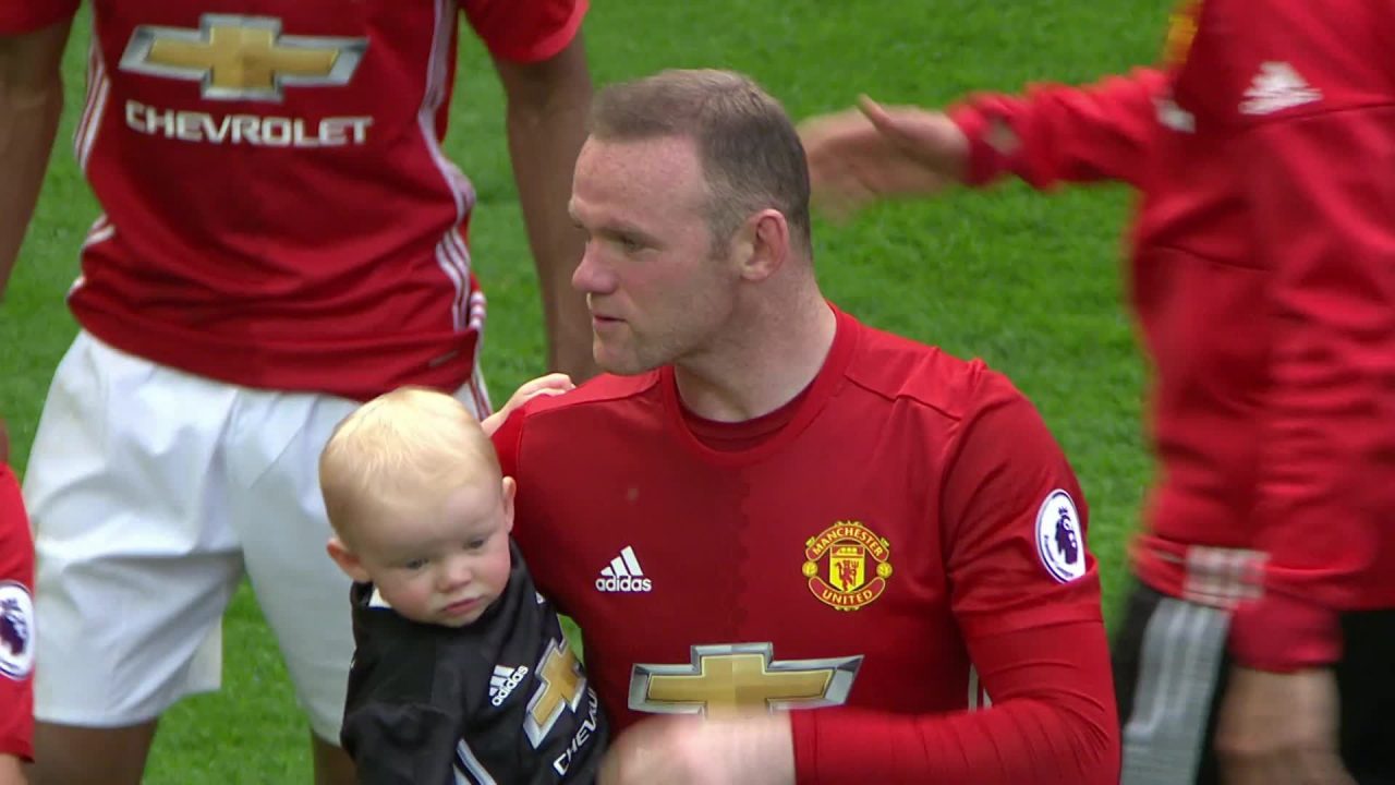 Wayne Rooney With His Son Pics - 1080p Full HD Wallpaper