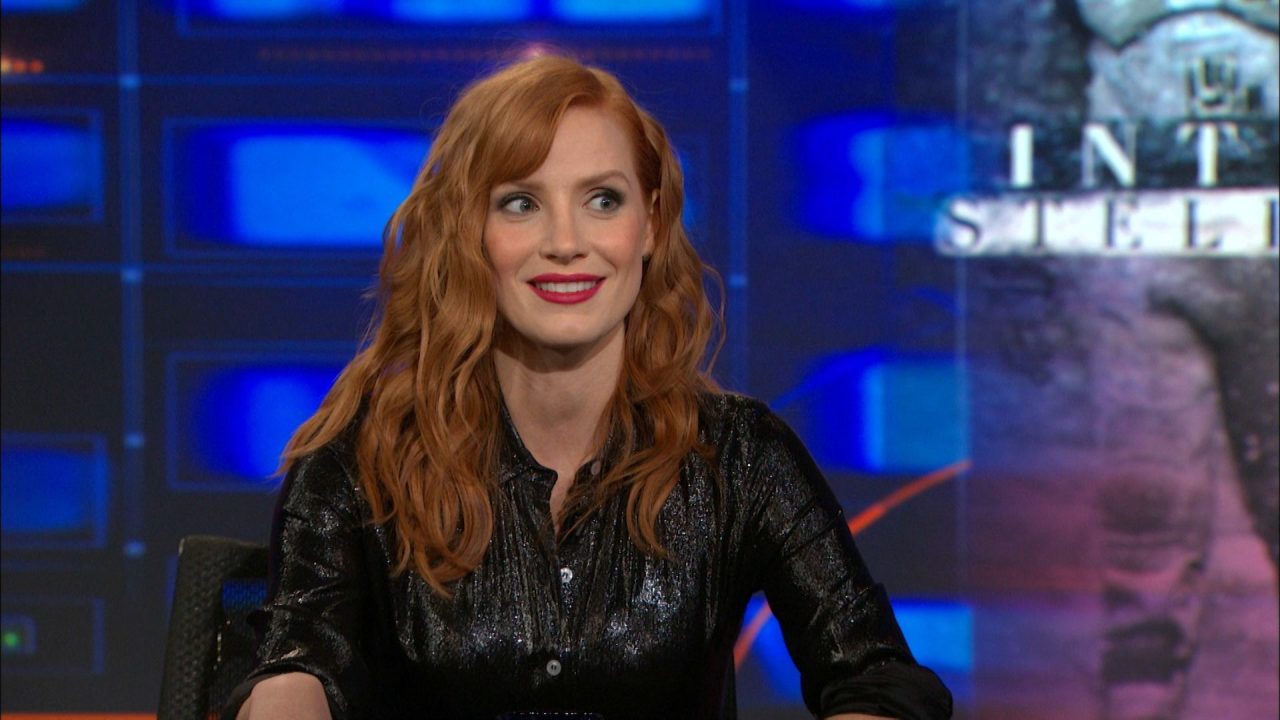Cute Funny Look Pics Of Jessica Chastain - 1080p Full HD Wallpaper
