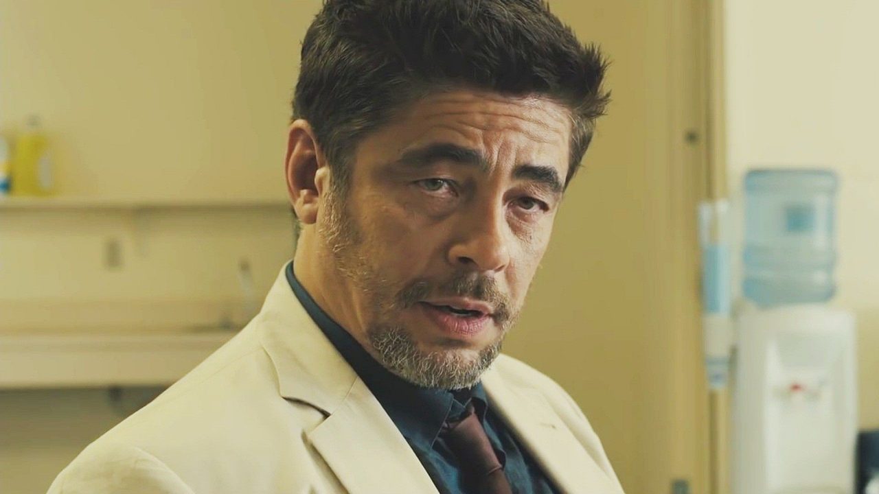 Sexy Benicio Del Toro Hot Look Pics - 1080p Full HD Wallpaper