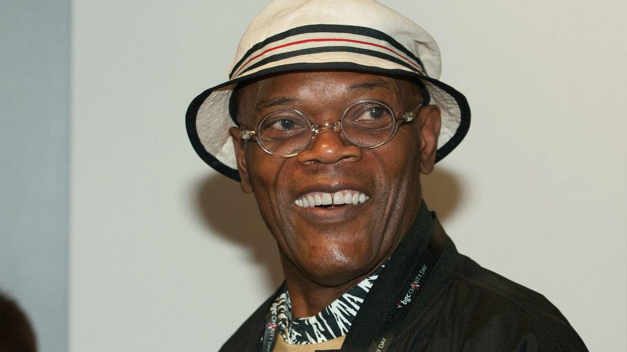 Side Look Smiling Pics Of Samuel L. Jackson - 1080p Full HD Wallpaper