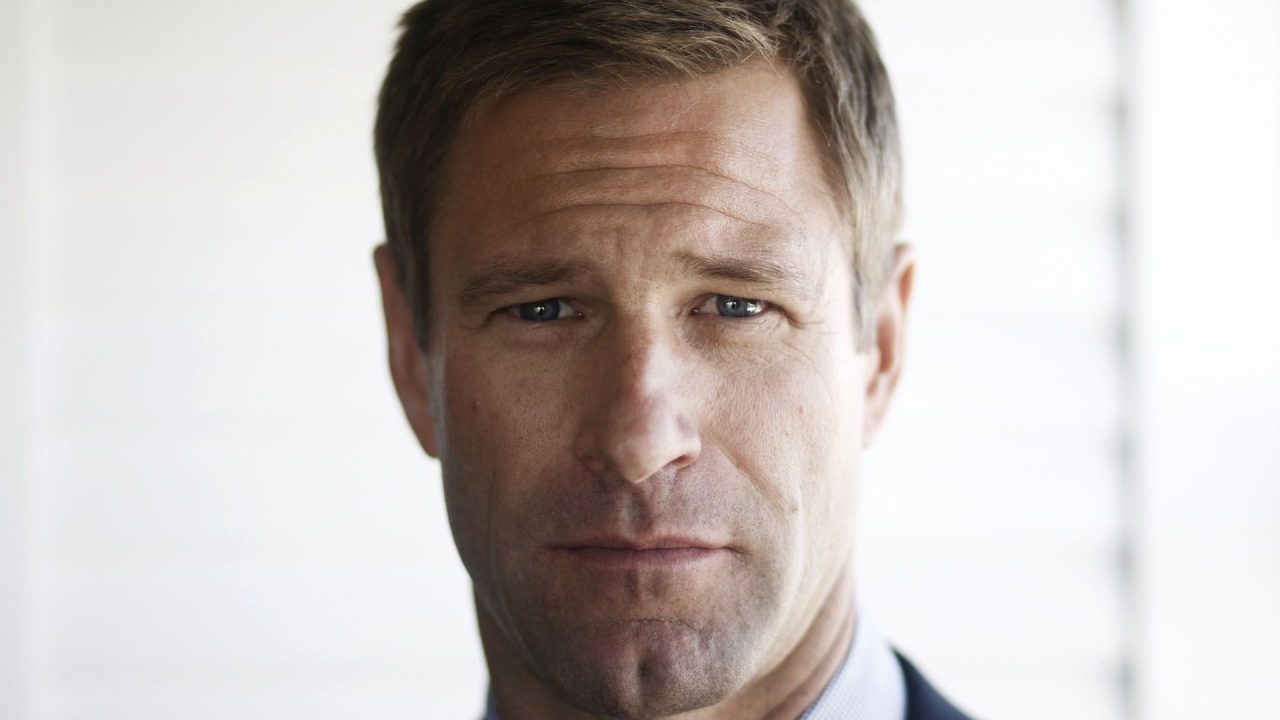 Close Up Face Images Of Aaron Eckhart - 1080p Full HD Wallpaper