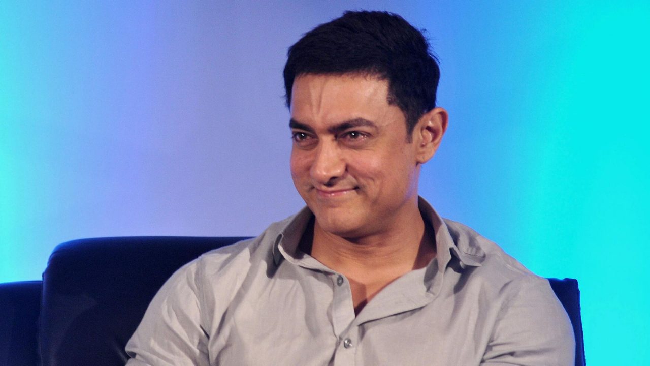 Aamir Khan Handsome Smiling Pics - 1080p Full HD Wallpaper
