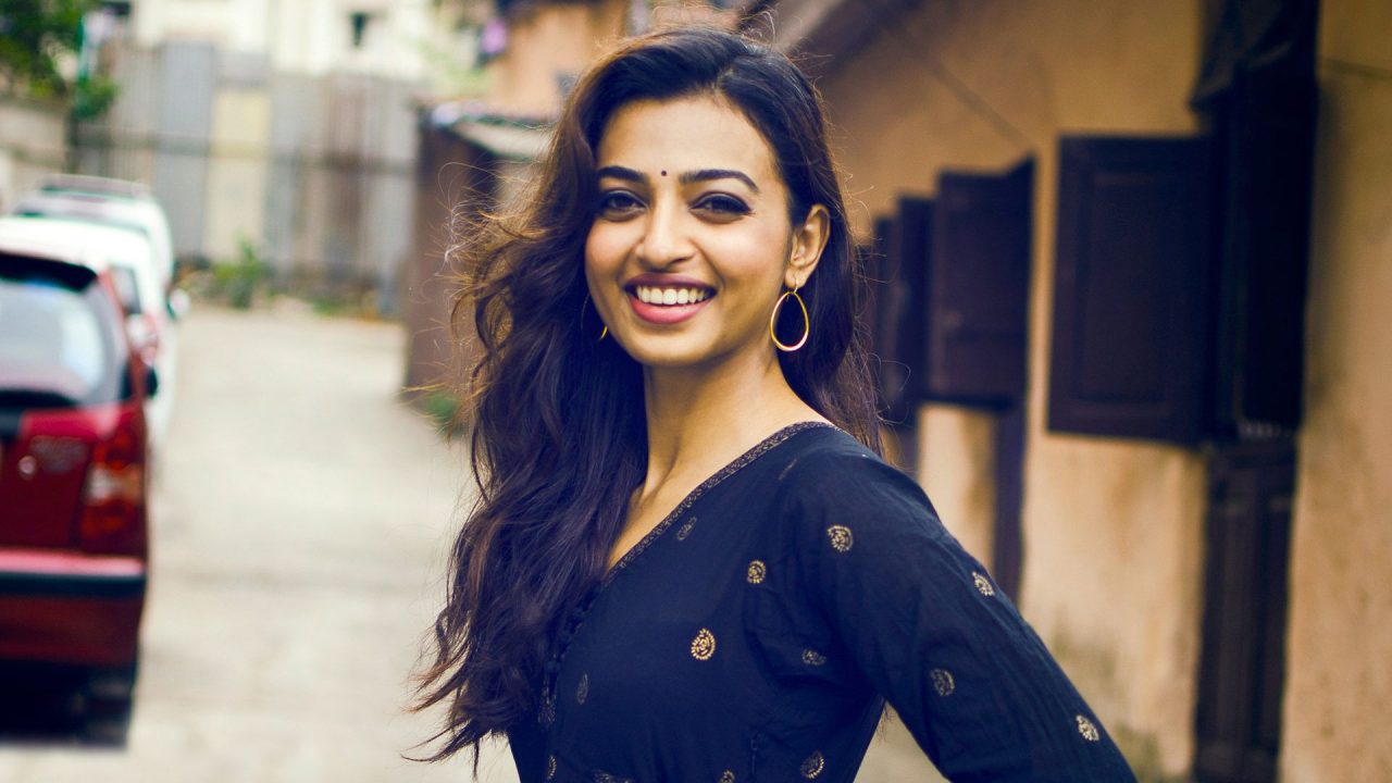Smiling Hot Pics Of Radhika Apte - 1080p Full HD Wallpaper